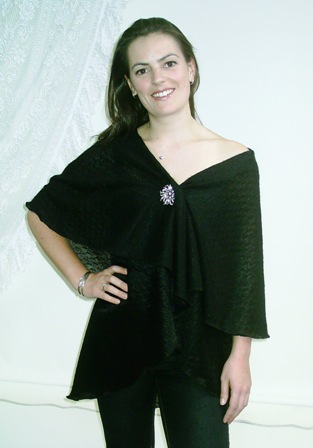 Fashion sewing - make an easy, wrap cape - Free sewing projects