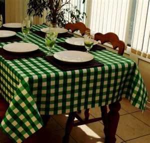 Gingham tablecloth 01